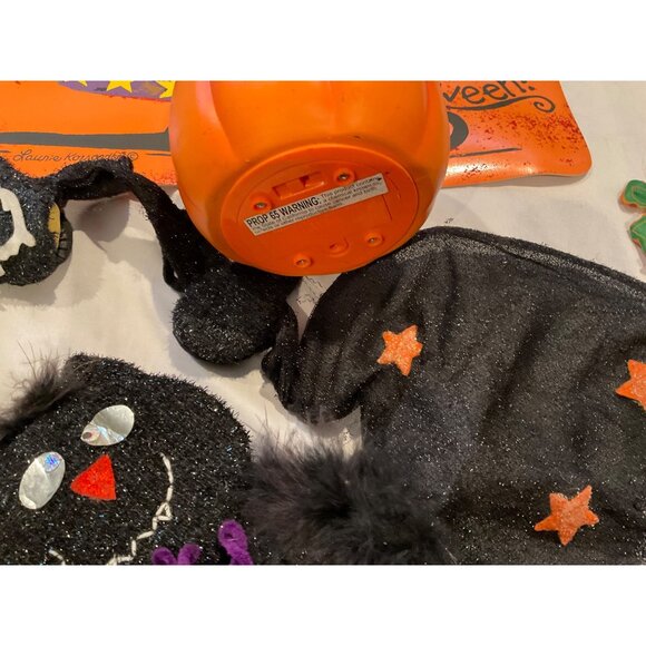 Vintage 18 Halloween Decorations Big Die Cuts Placemats Bat Clings Variety Lot - Picture 14 of 15